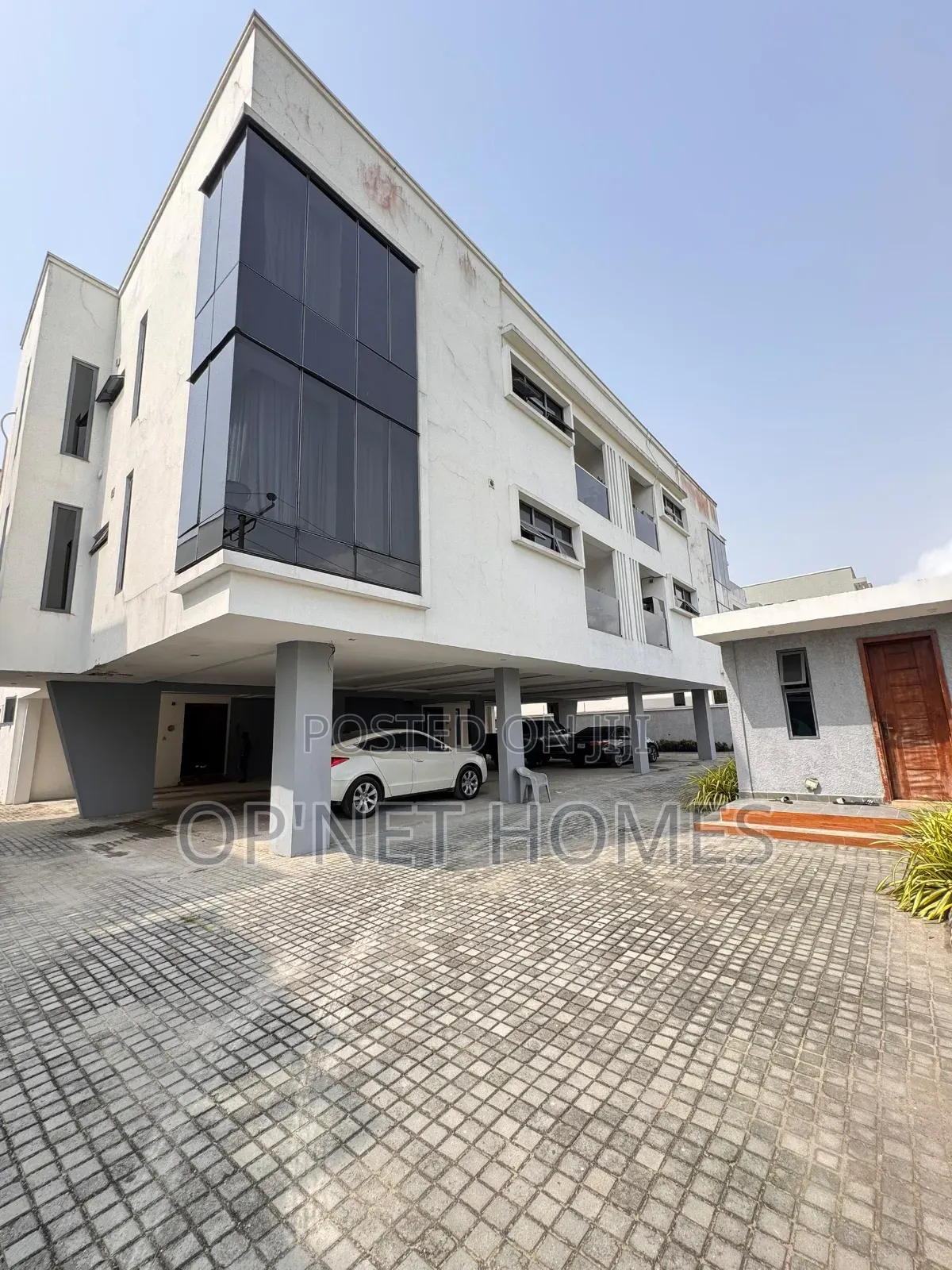 Furnished 3bdrm Apartment in Lekki Expressway for sale in Lekki Expressway