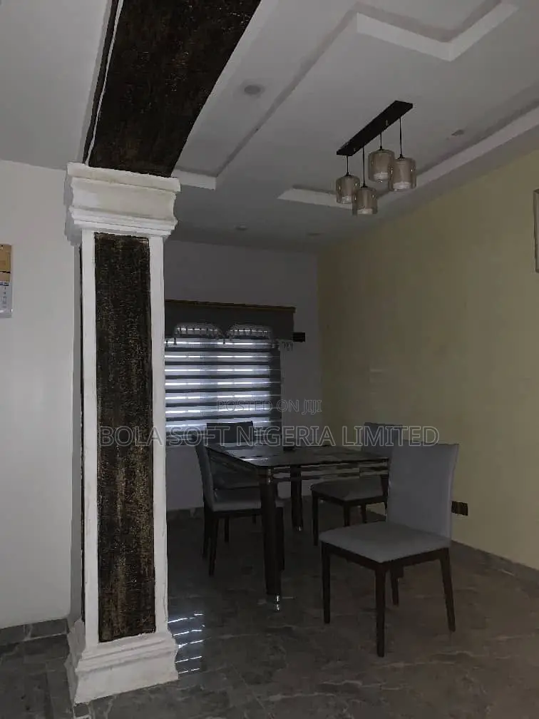 Furnished 4bdrm Bungalow in Kings And Queens for sale in Akala Express