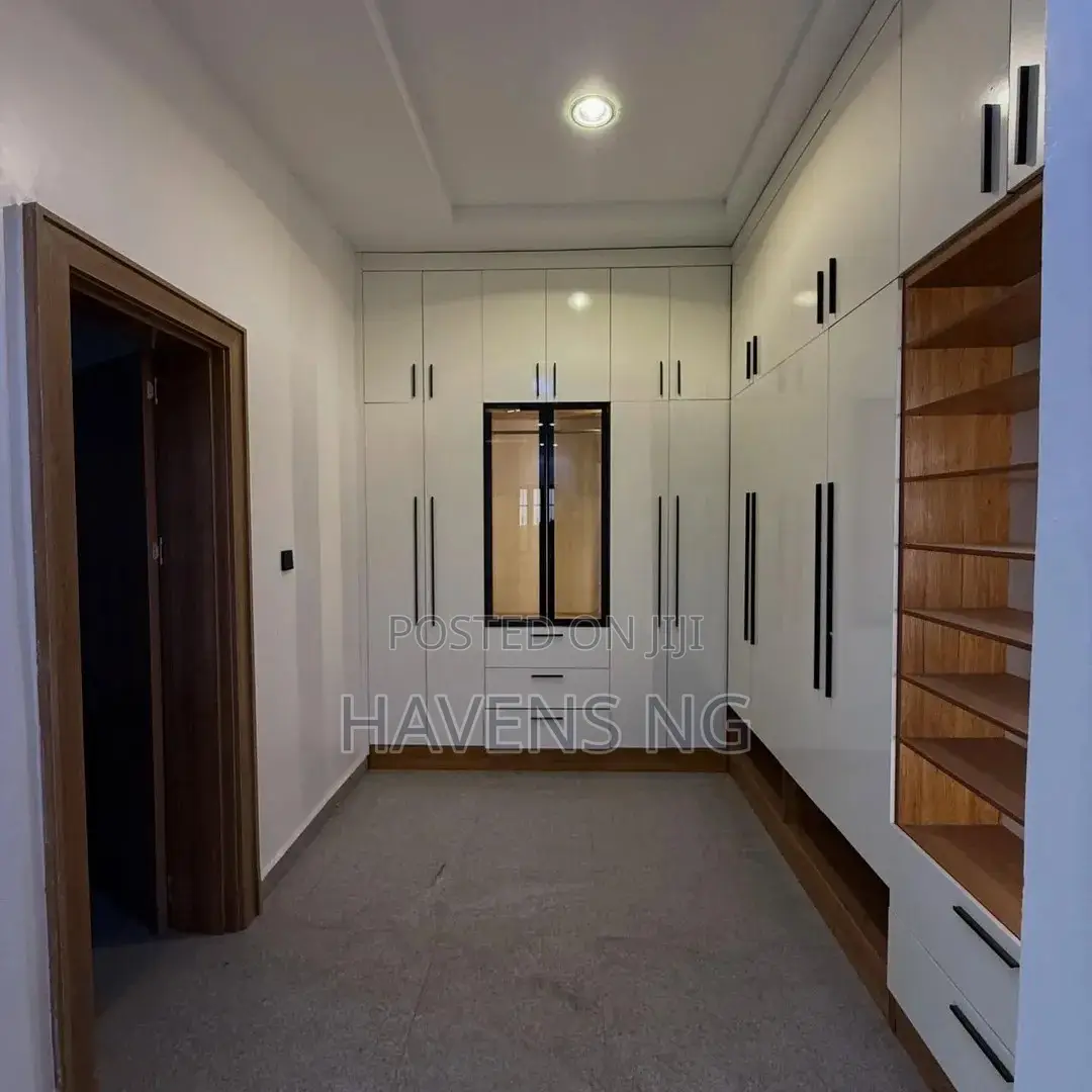 7bdrm Duplex in Asokoro for sale in Asokoro