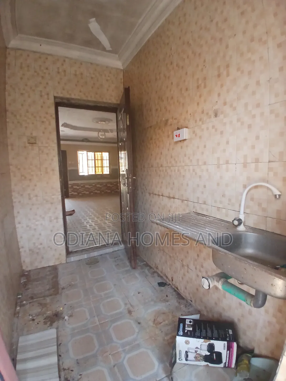 3bdrm Bungalow in Elebu, Off Akala, Ibadan for sale in Ibadan