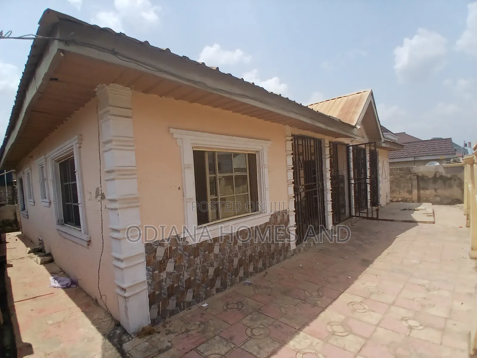 3bdrm Bungalow in Elebu, Off Akala, Ibadan for sale in Ibadan