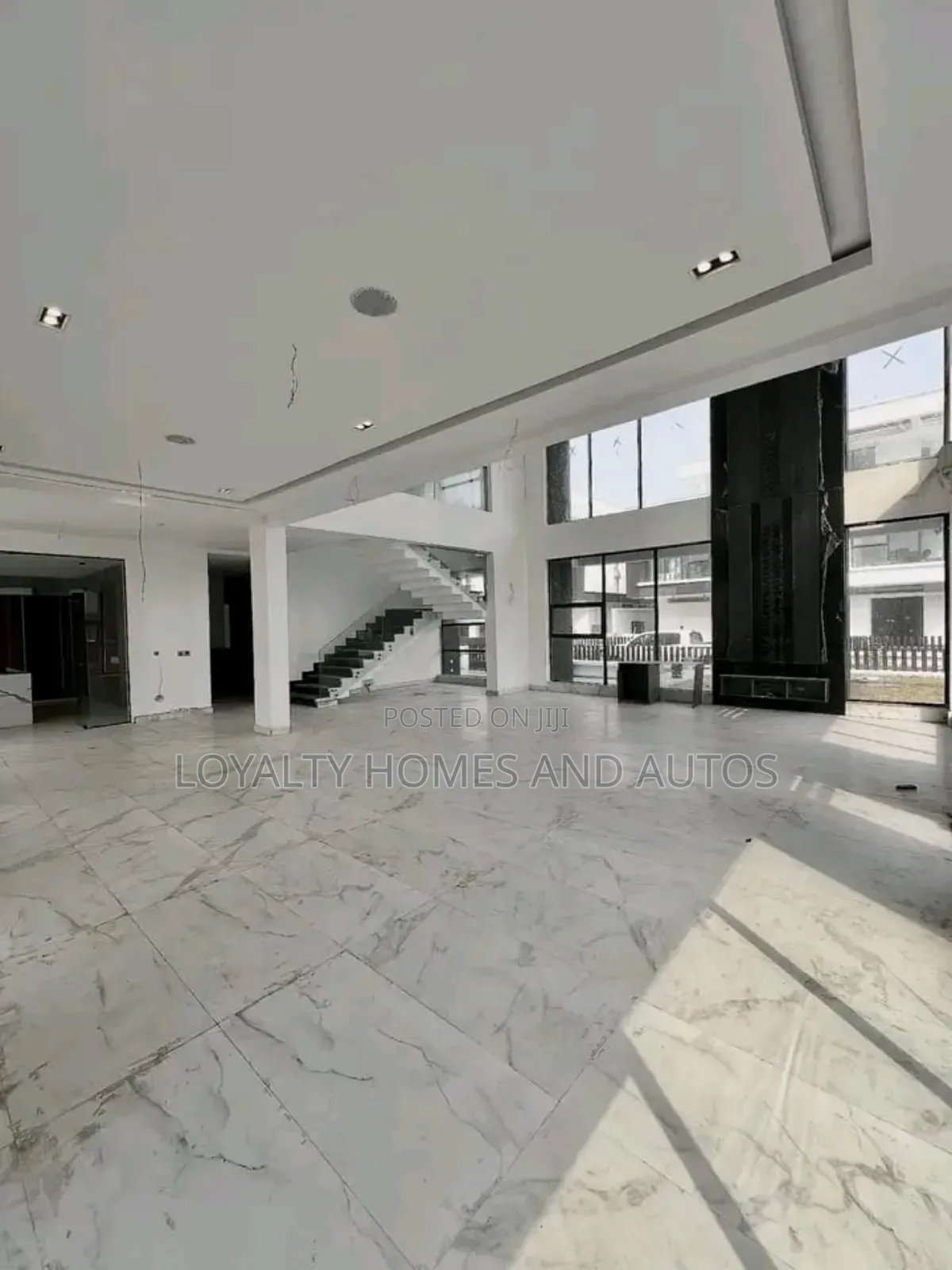 5bdrm House in Osapa london for sale in Osapa london