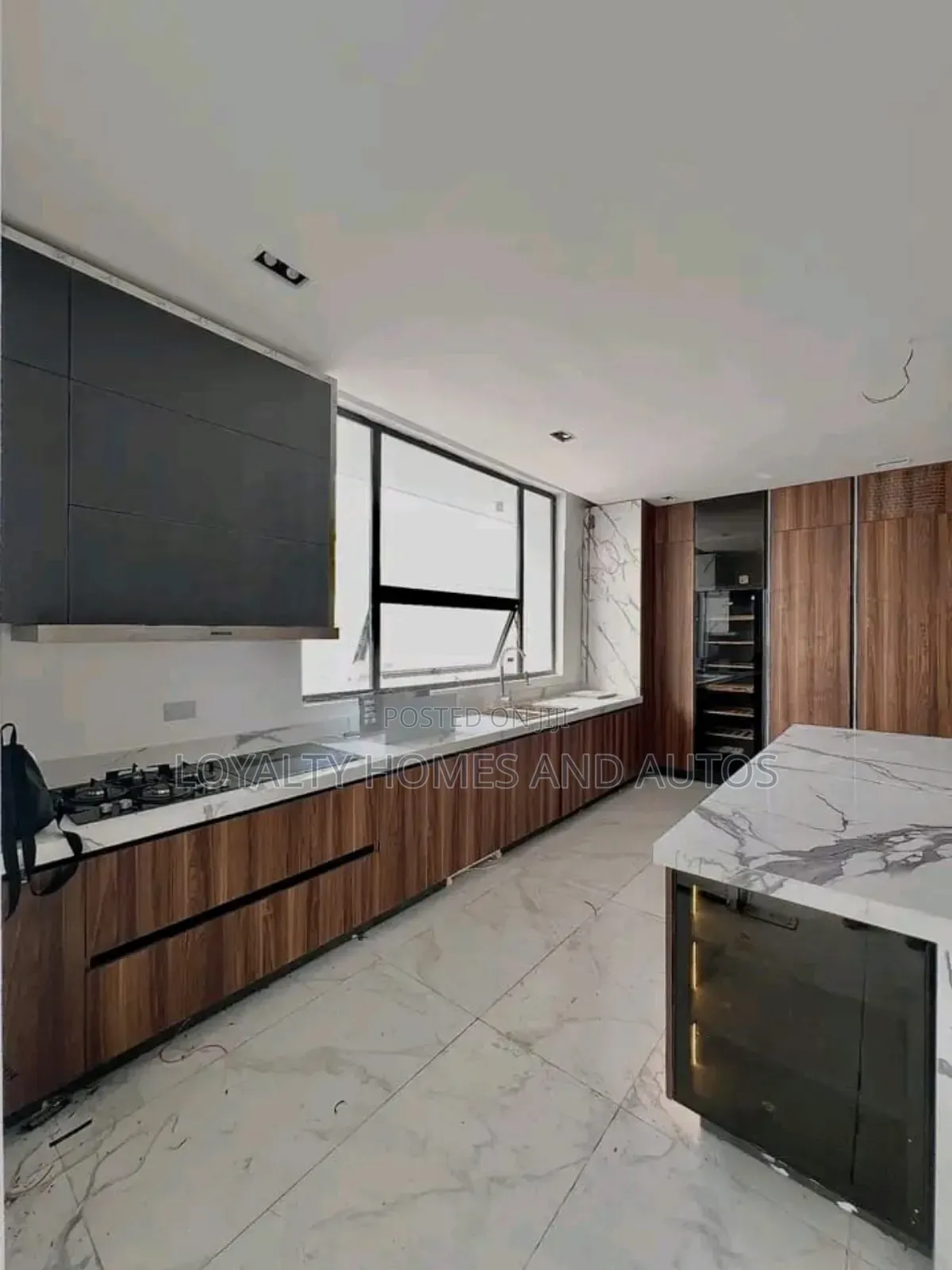 5bdrm House in Osapa london for sale in Osapa london