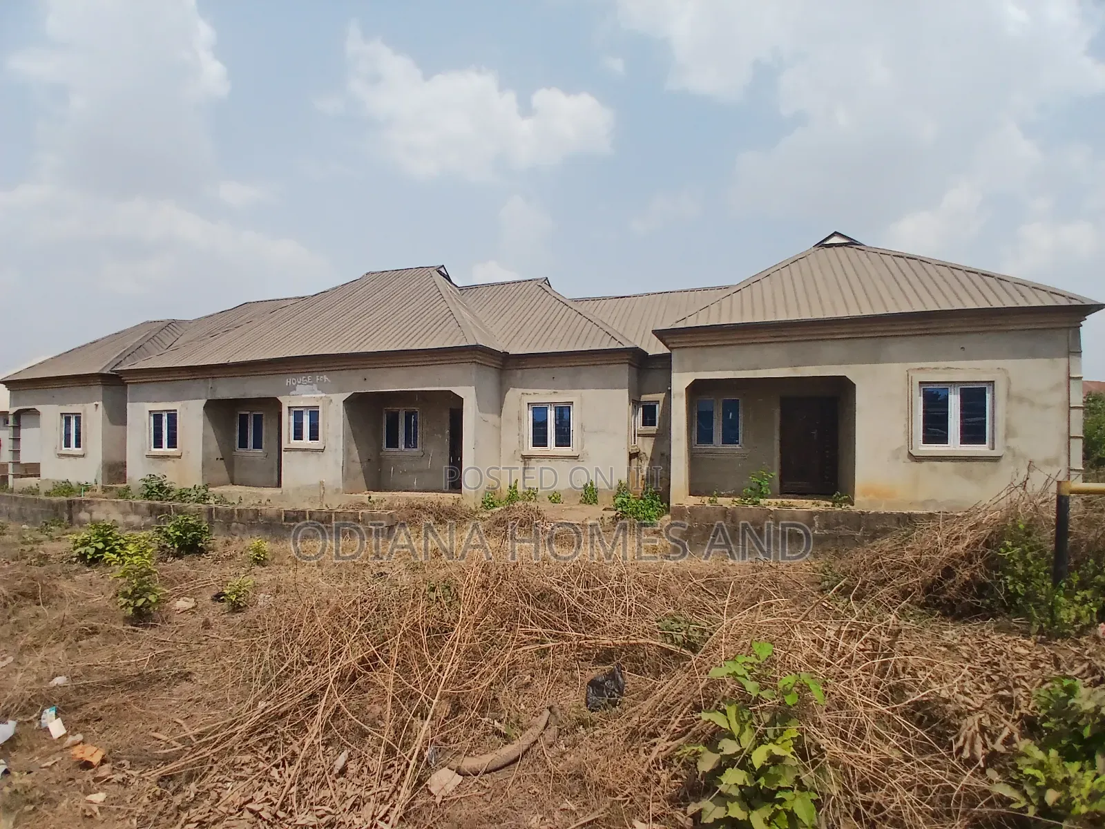8bdrm Apartment in Off Ayegun/Oleyo, Akala Express for sale in Akala Express