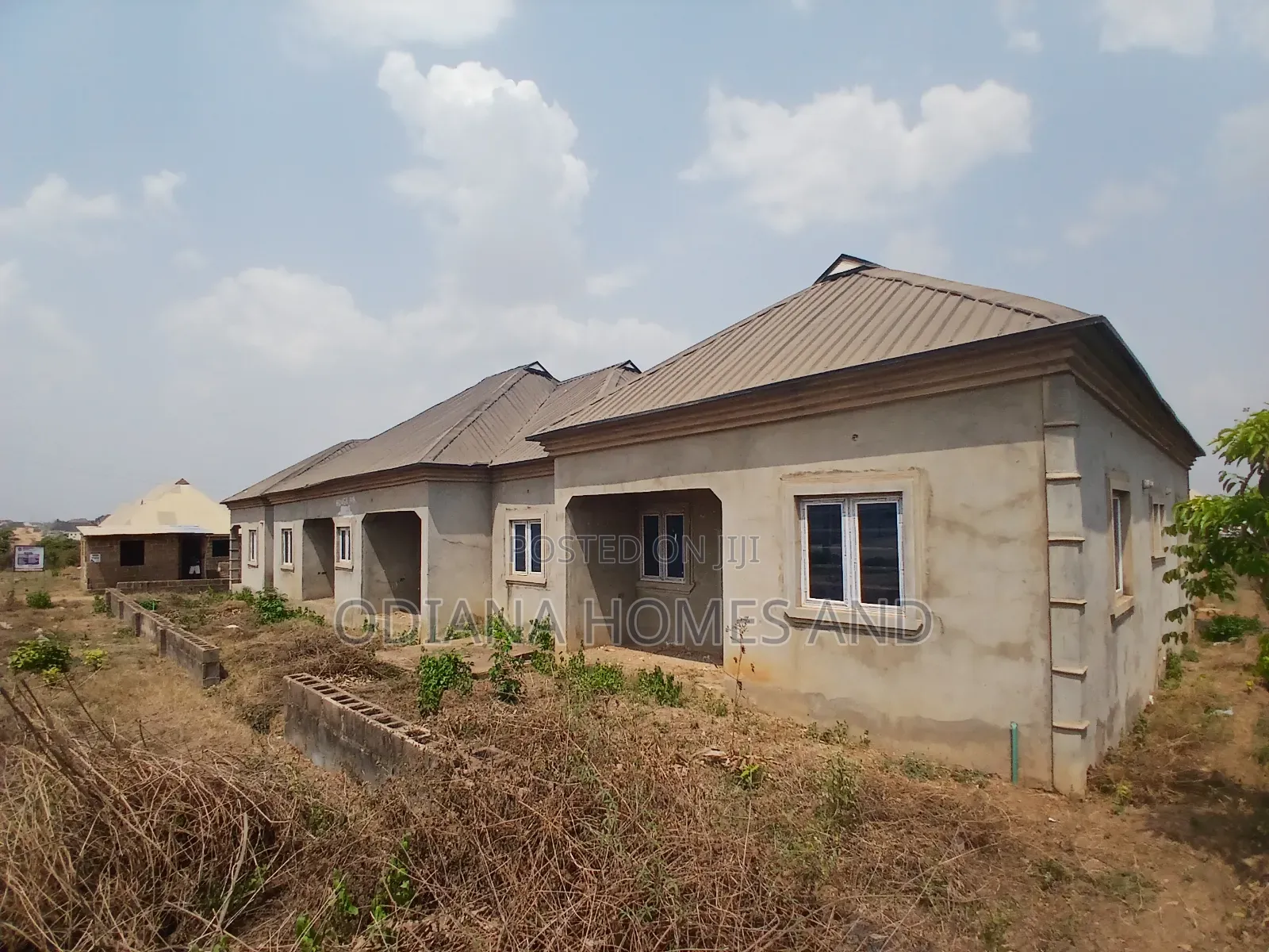 8bdrm Apartment in Off Ayegun/Oleyo, Akala Express for sale in Akala Express