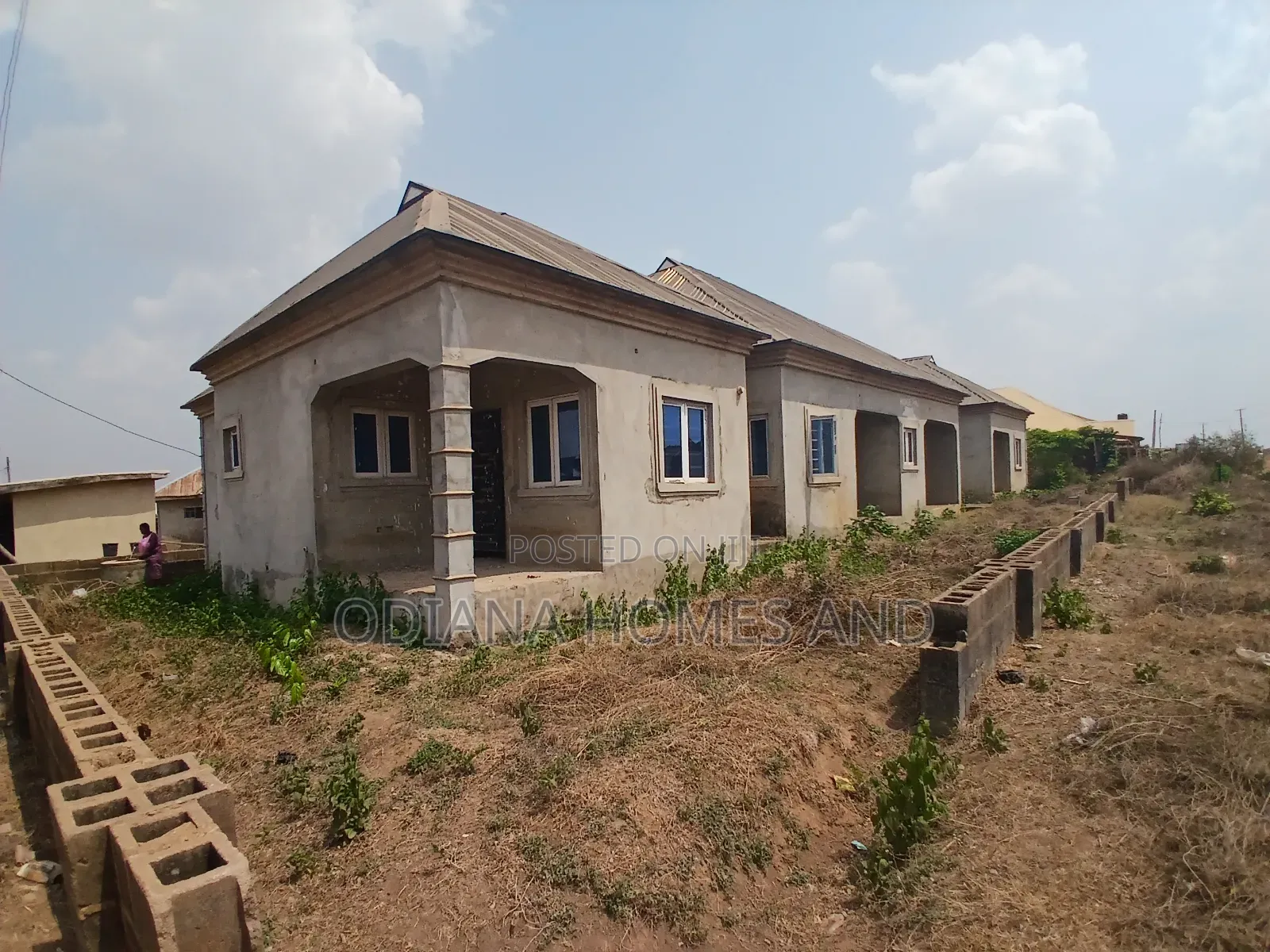 8bdrm Apartment in Off Ayegun/Oleyo, Akala Express for sale in Akala Express