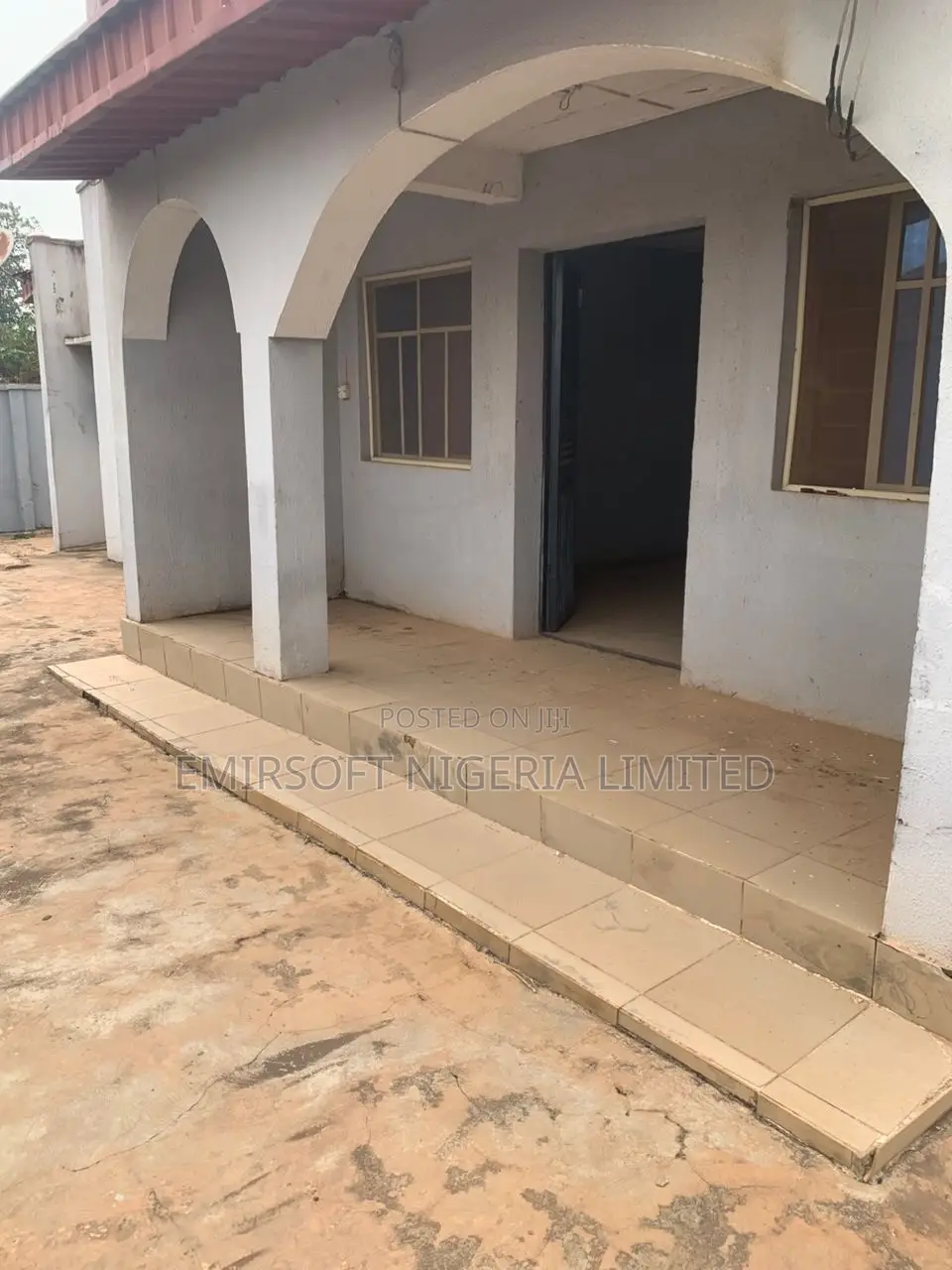 5bdrm Bungalow in Apata for sale in Apata