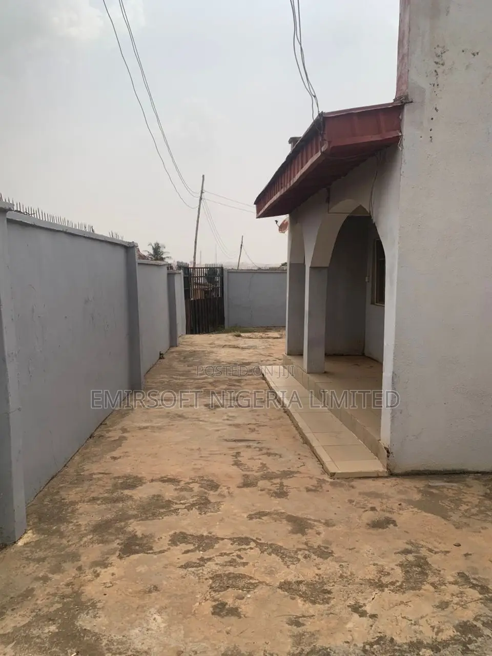5bdrm Bungalow in Apata for sale in Apata