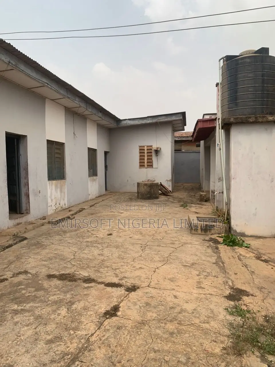 5bdrm Bungalow in Apata for sale in Apata