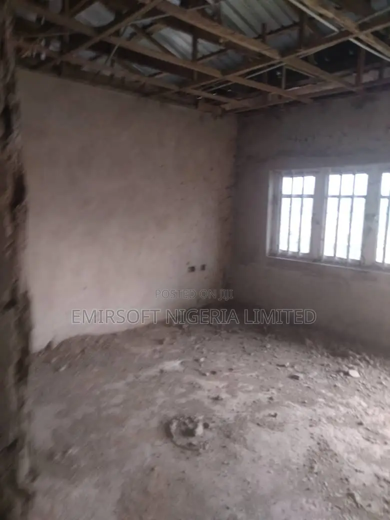 7 Plots of Land, 13 Office Units 100 Capacity Hall, Iyaganku Gra in Iyanganku