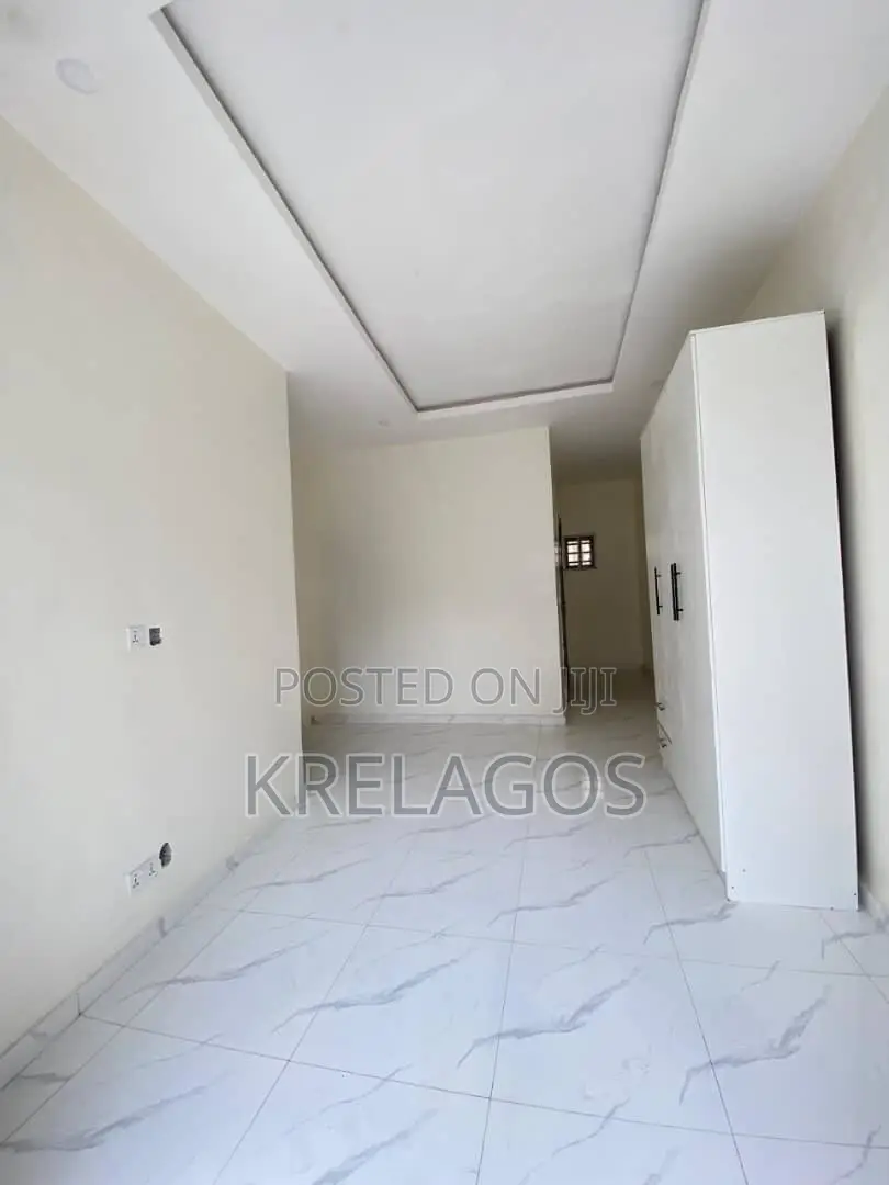 3bdrm Duplex in Ikota for sale in Ikota