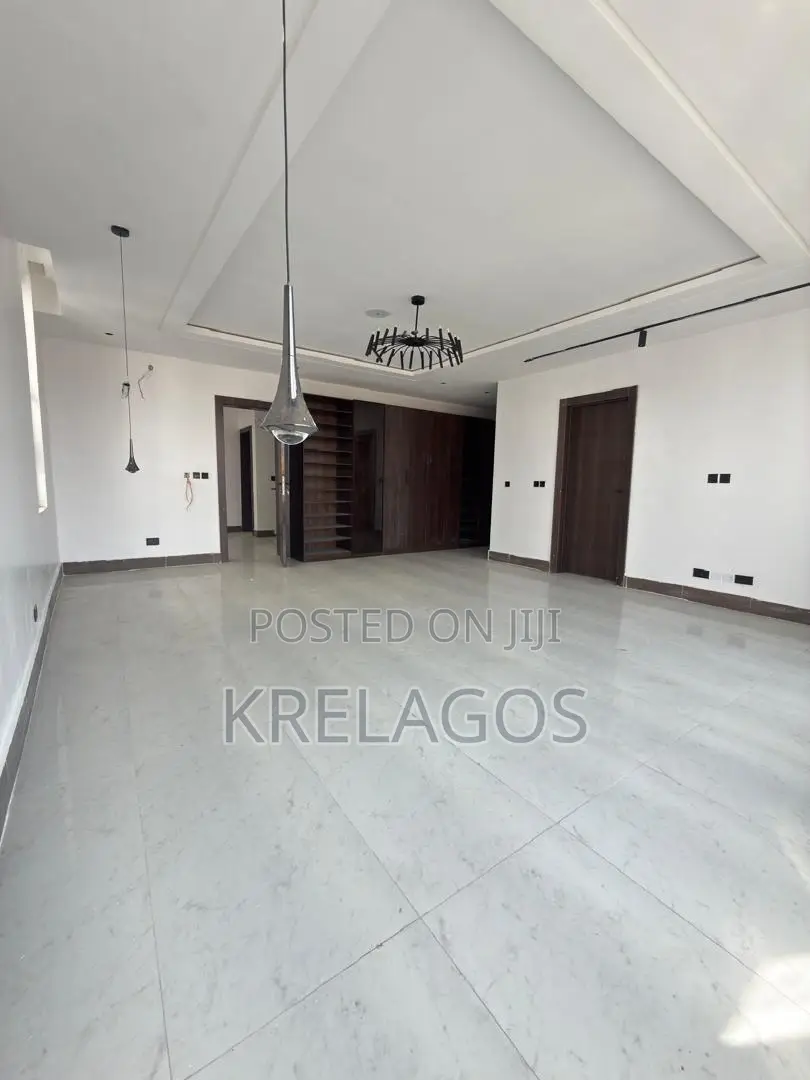 5bdrm Duplex in Lekki Phase 1 for sale in Lekki Phase 1