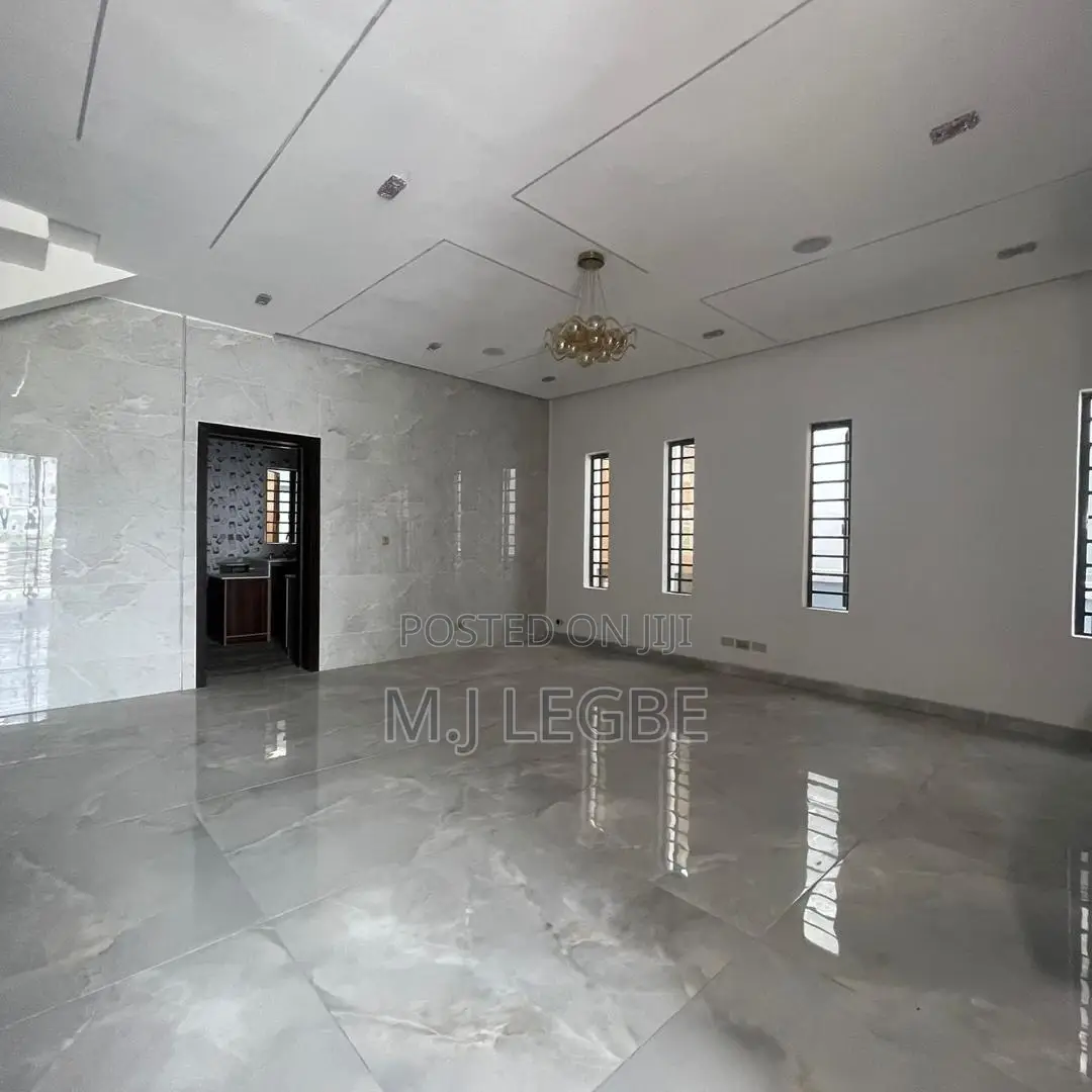 5bdrm Duplex in Osapa London, Lekki for sale in Lekki