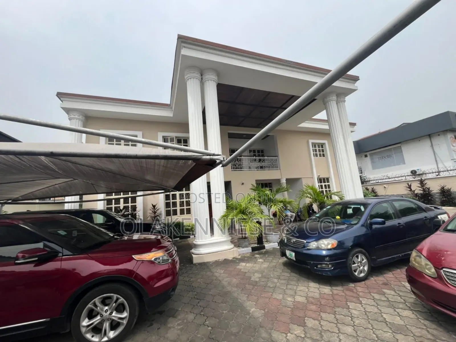 5bedroom Fully Detached House With 2rms Bq on 1000sqm in Lekki Phase 1