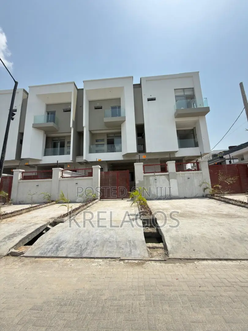 3bdrm Townhouse/Terrace in Lekki Phase 1 for sale in Lekki Phase 1
