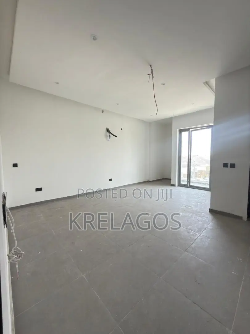 3bdrm Townhouse/Terrace in Lekki Phase 1 for sale in Lekki Phase 1
