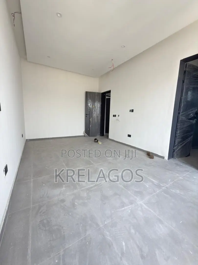 3bdrm Townhouse/Terrace in Lekki Phase 1 for sale in Lekki Phase 1