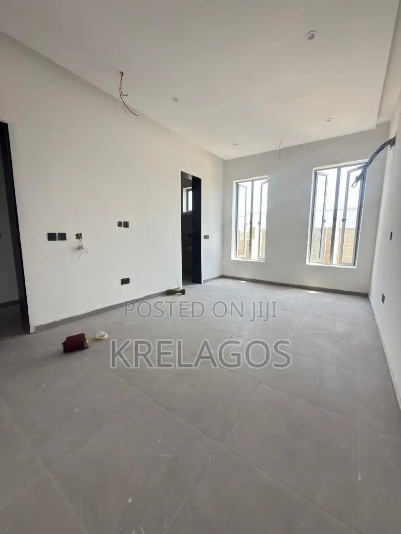 3bdrm Townhouse/Terrace in Lekki Phase 1 for sale in Lekki Phase 1