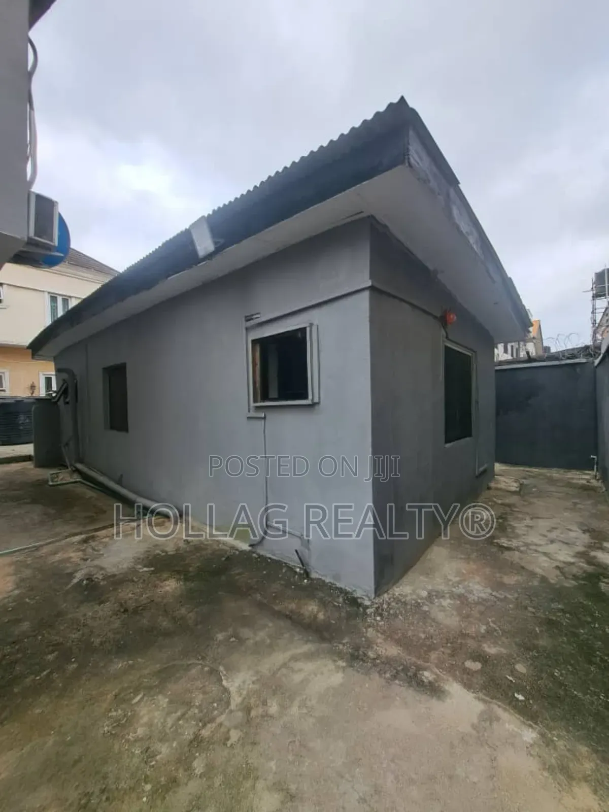 8bdrm Duplex in Agungi for sale in Agungi