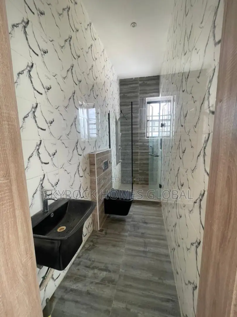 4bdrm Duplex in Ikota for rent in Ikota