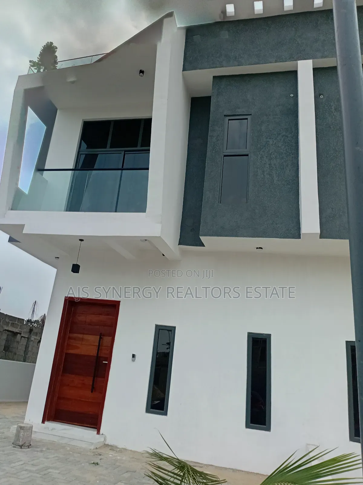 3bdrm Duplex in Abraham Adesanya Estate for sale in Abraham Adesanya Estate
