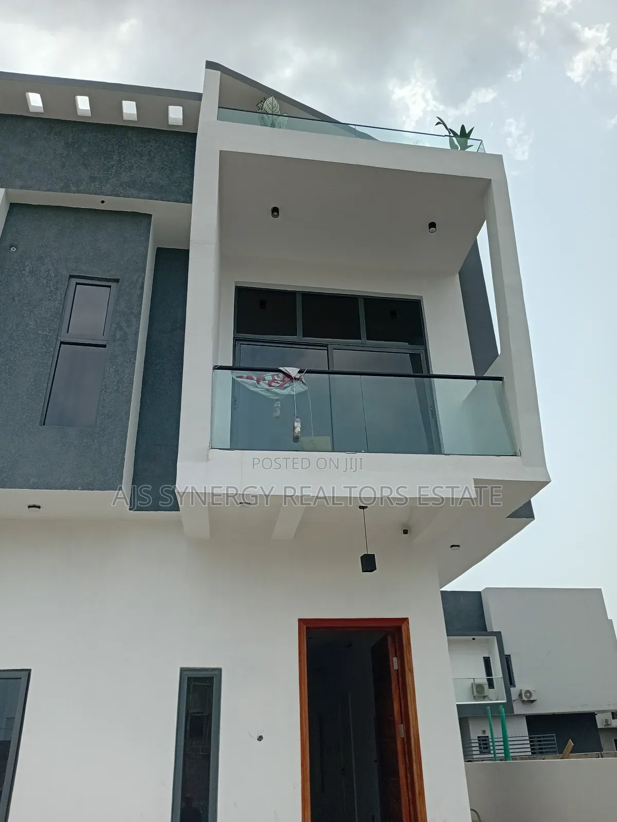 3bdrm Duplex in Abraham Adesanya Estate for sale in Abraham Adesanya Estate