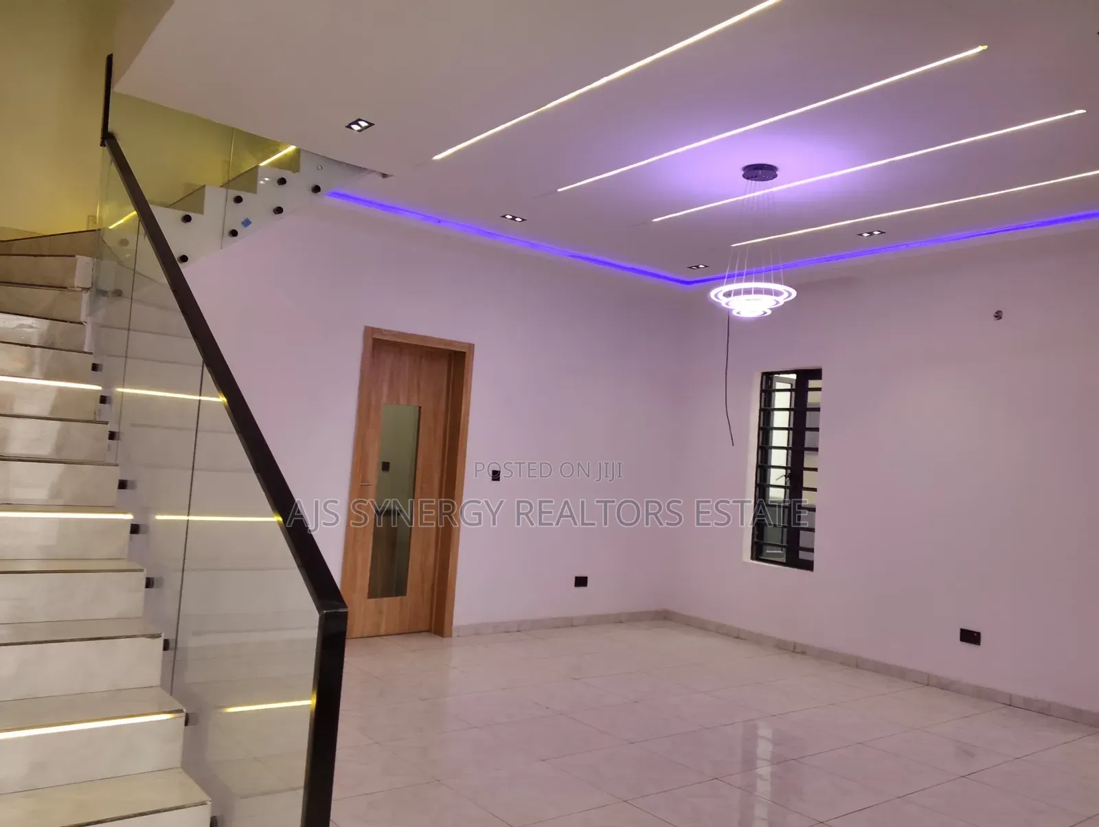 4bdrm Duplex in Thomas Estate for sale in Thomas Estate
