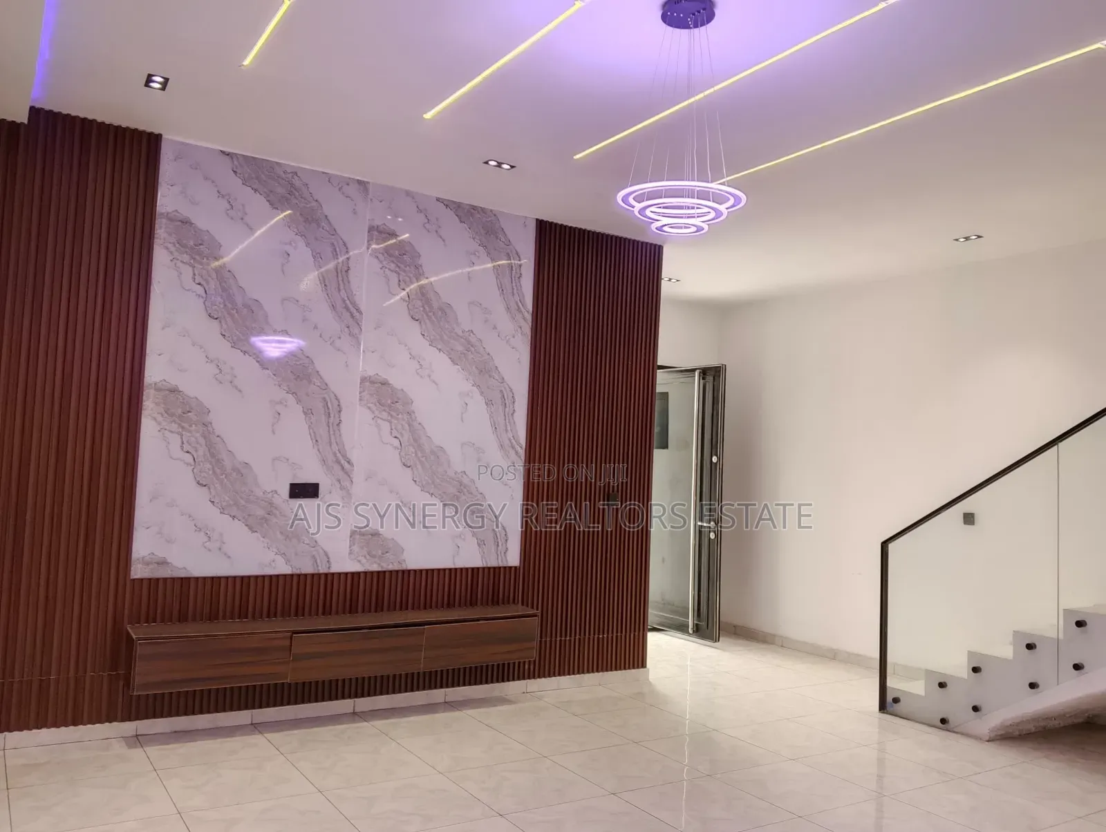 4bdrm Duplex in Thomas Estate for sale in Thomas Estate