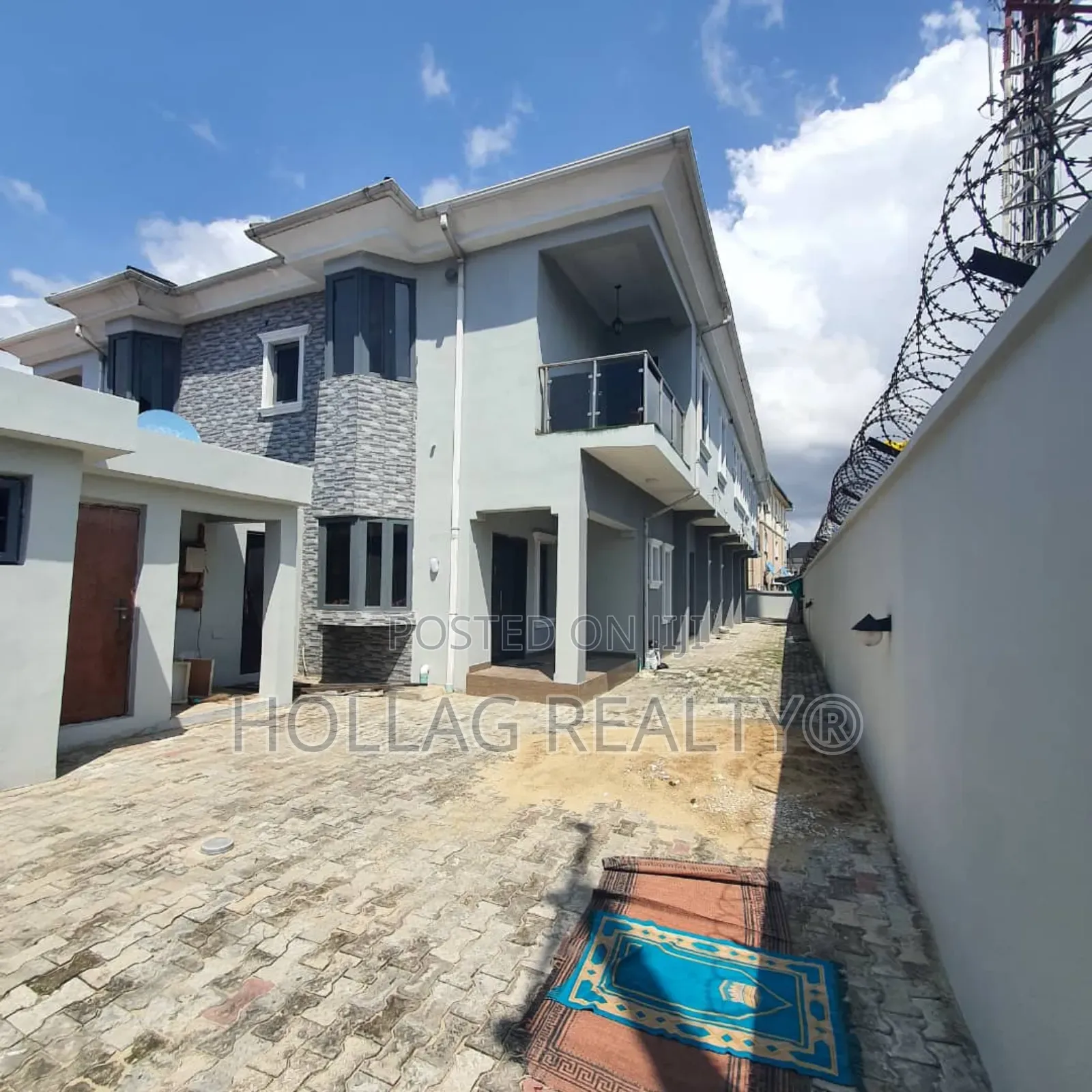 6bdrm Duplex in Agungi for sale in Agungi