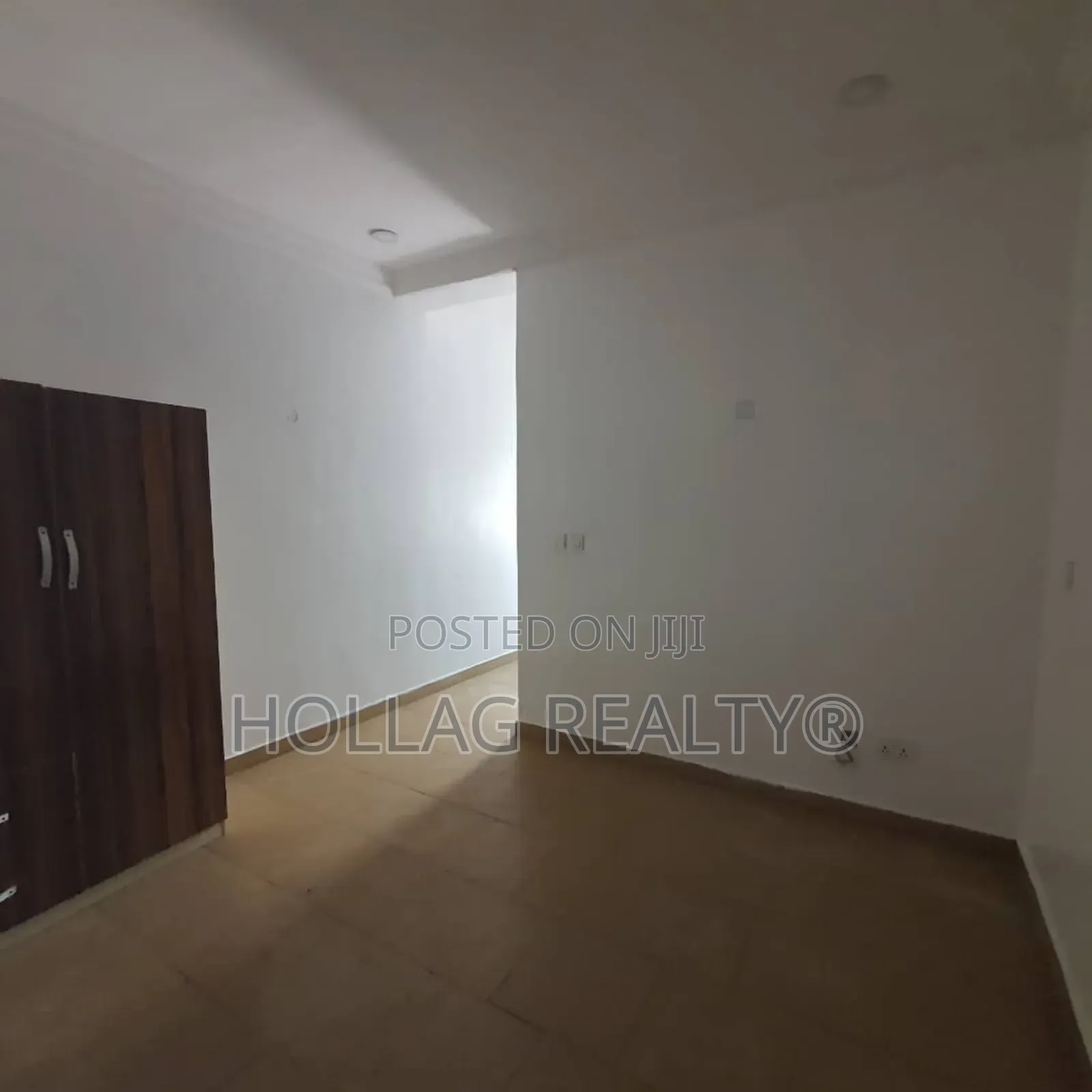 6bdrm Duplex in Agungi for sale in Agungi