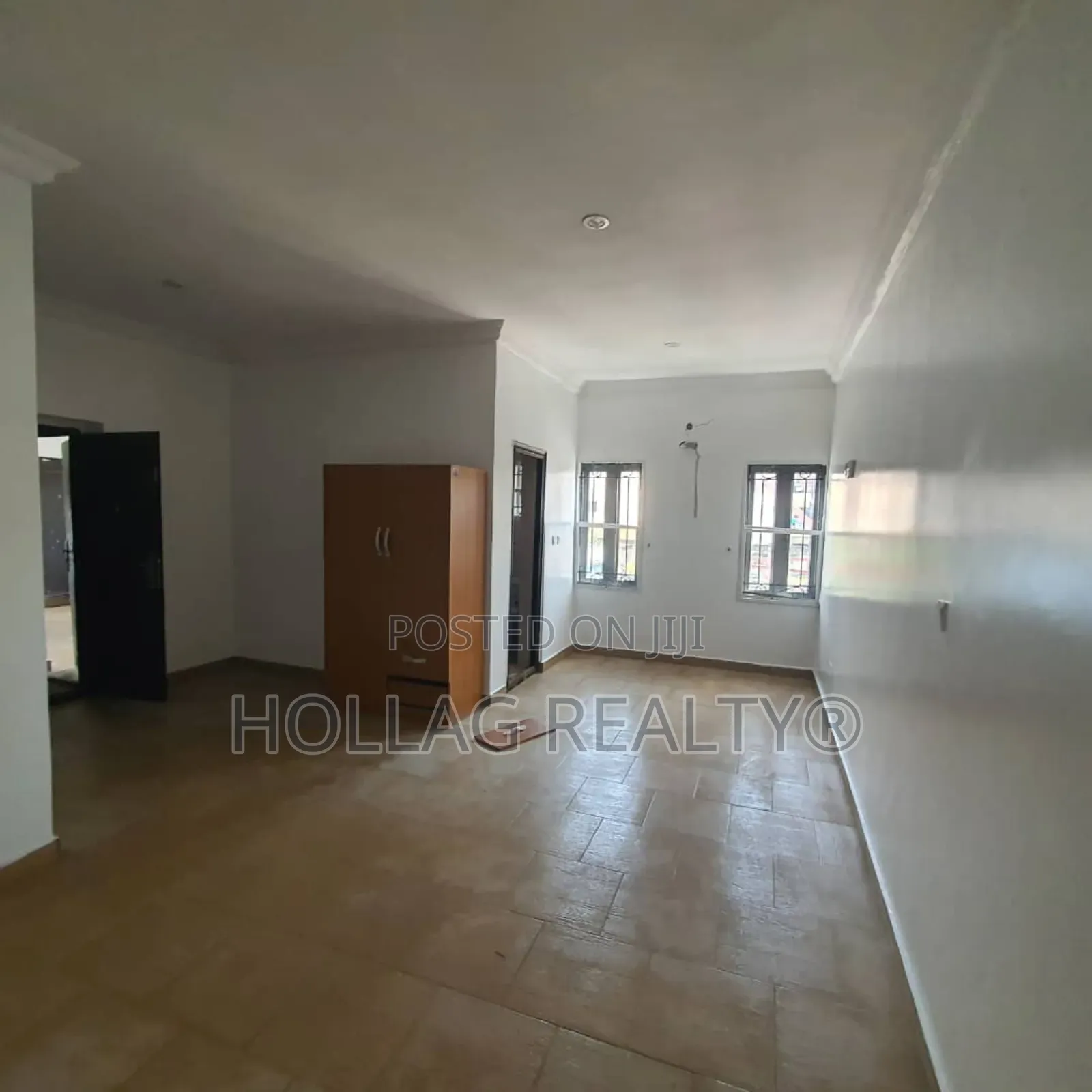 6bdrm Duplex in Agungi for sale in Agungi