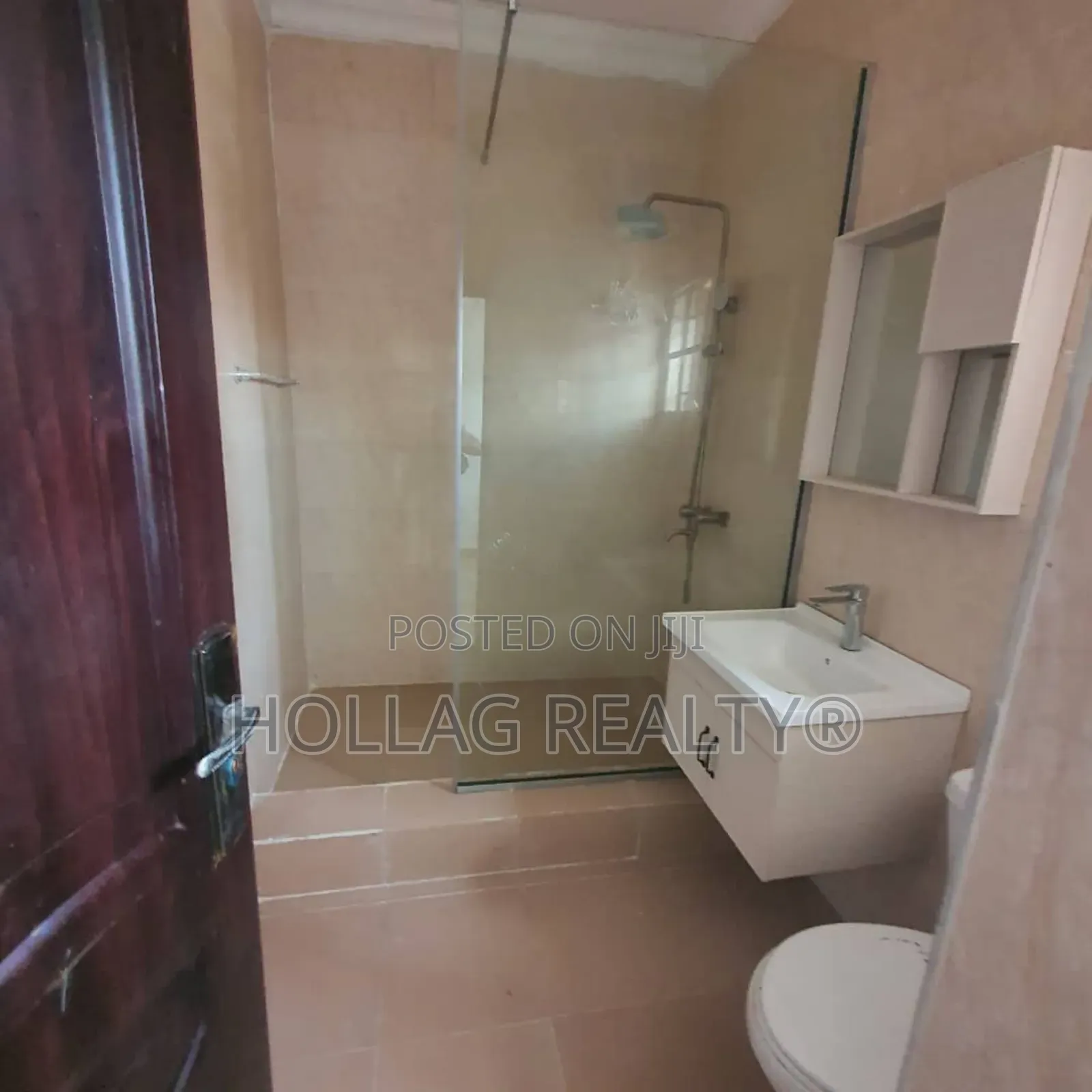 6bdrm Duplex in Agungi for sale in Agungi