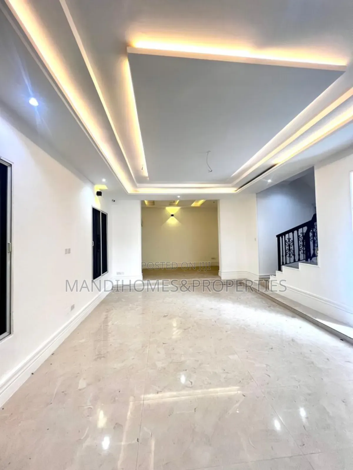 5bdrm Duplex in Sangotedo for sale in Sangotedo