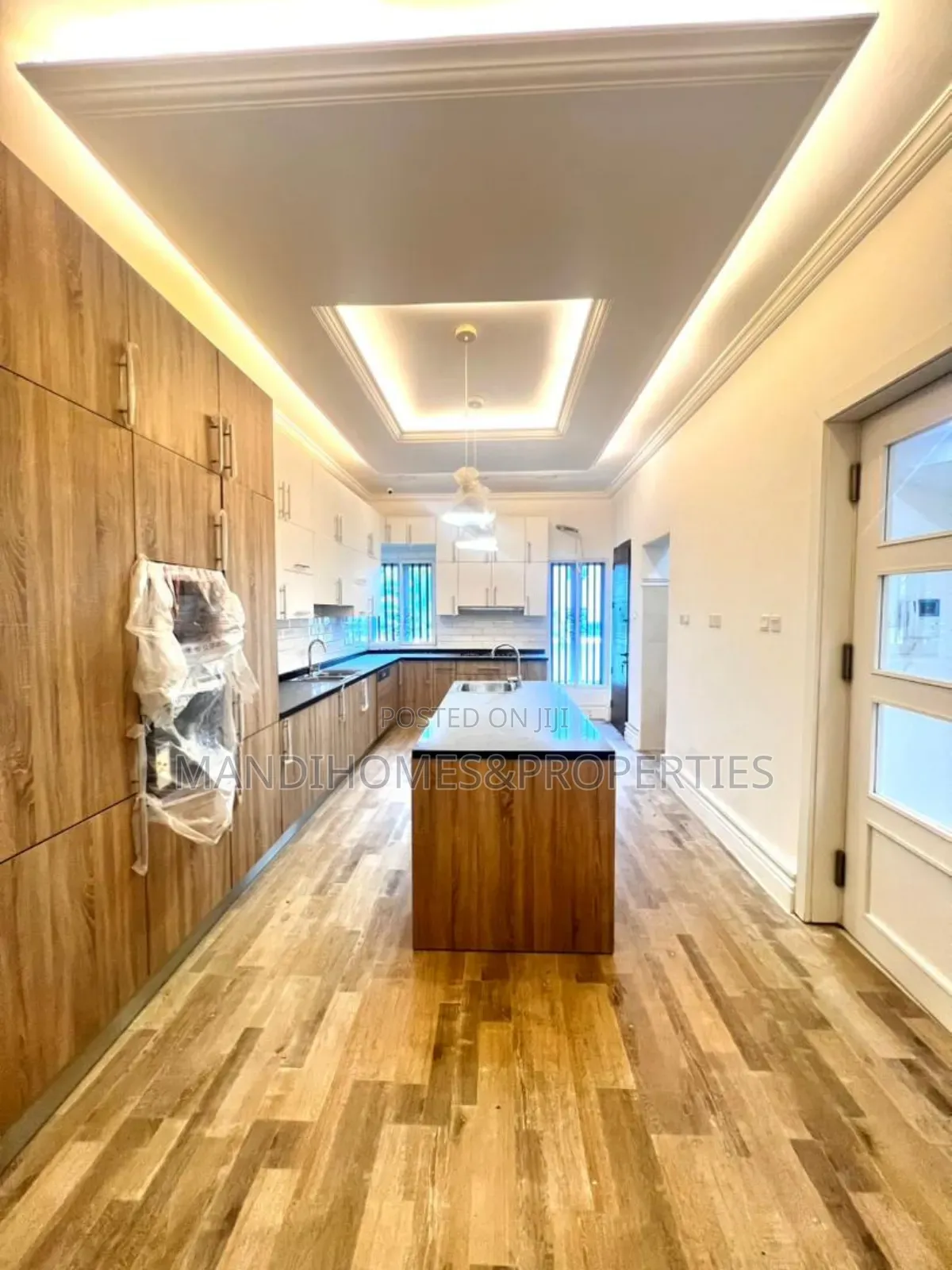 5bdrm Duplex in Sangotedo for sale in Sangotedo