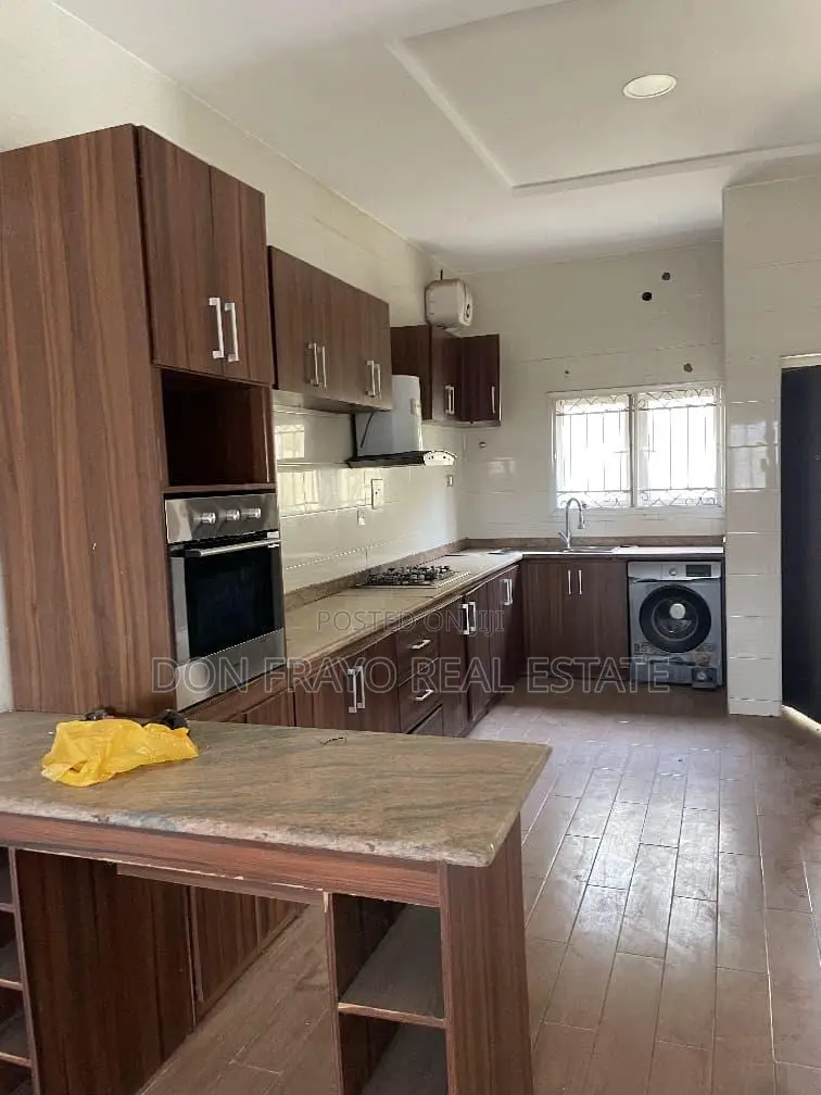 4bdrm Duplex in Kolapo Ishola Gra, Akobo for sale in Akobo