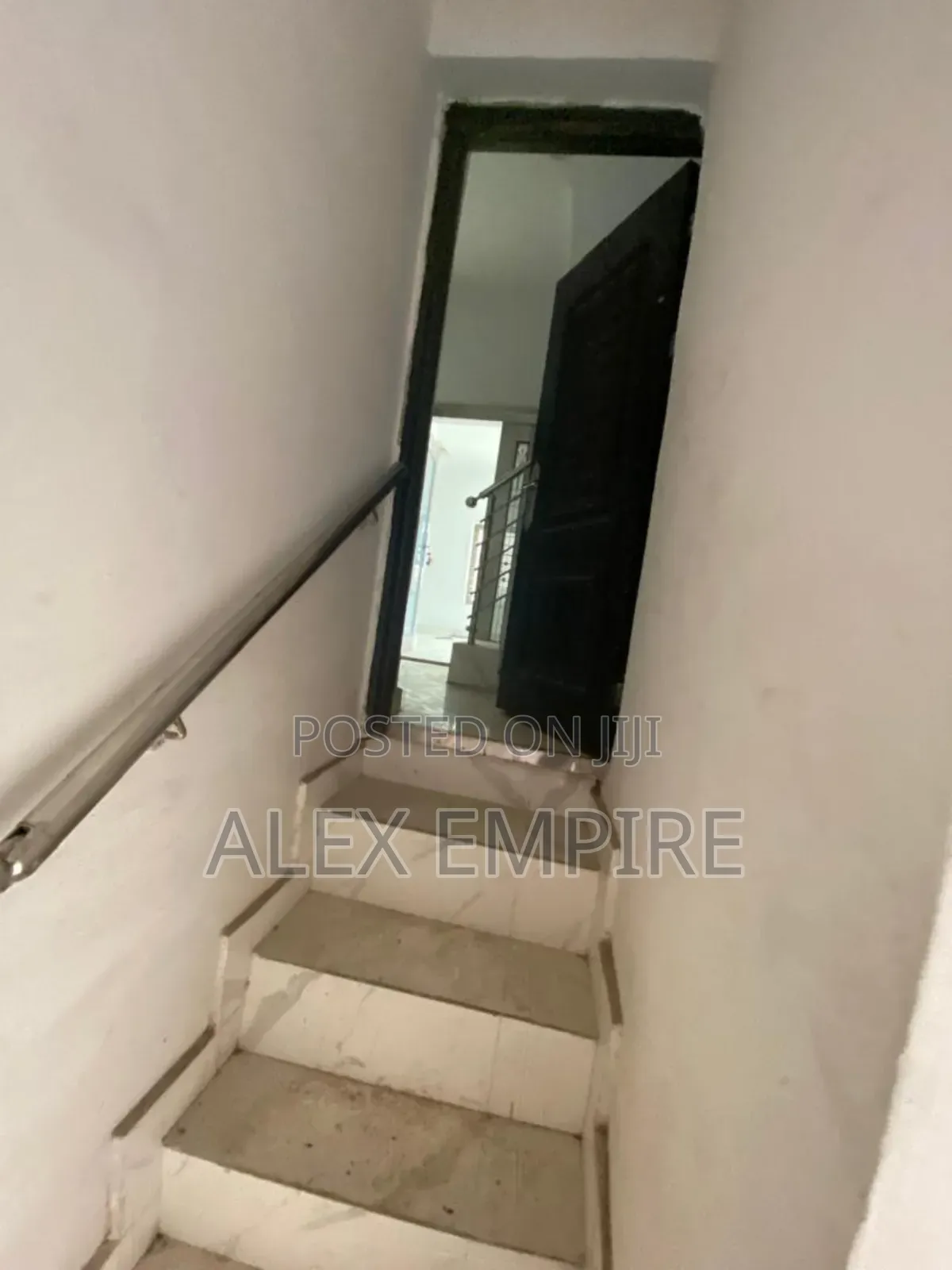5bdrm Duplex in Ago Palace for sale in Ago Palace