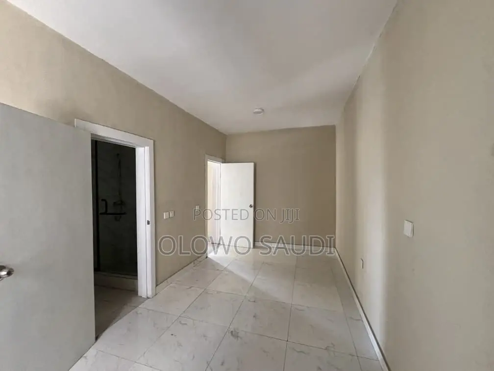 3bdrm Apartment in Surulere for sale in Surulere