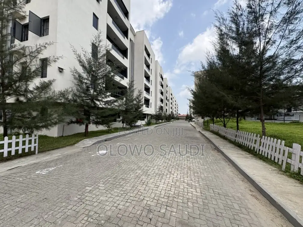 3bdrm Apartment in Surulere for sale in Surulere