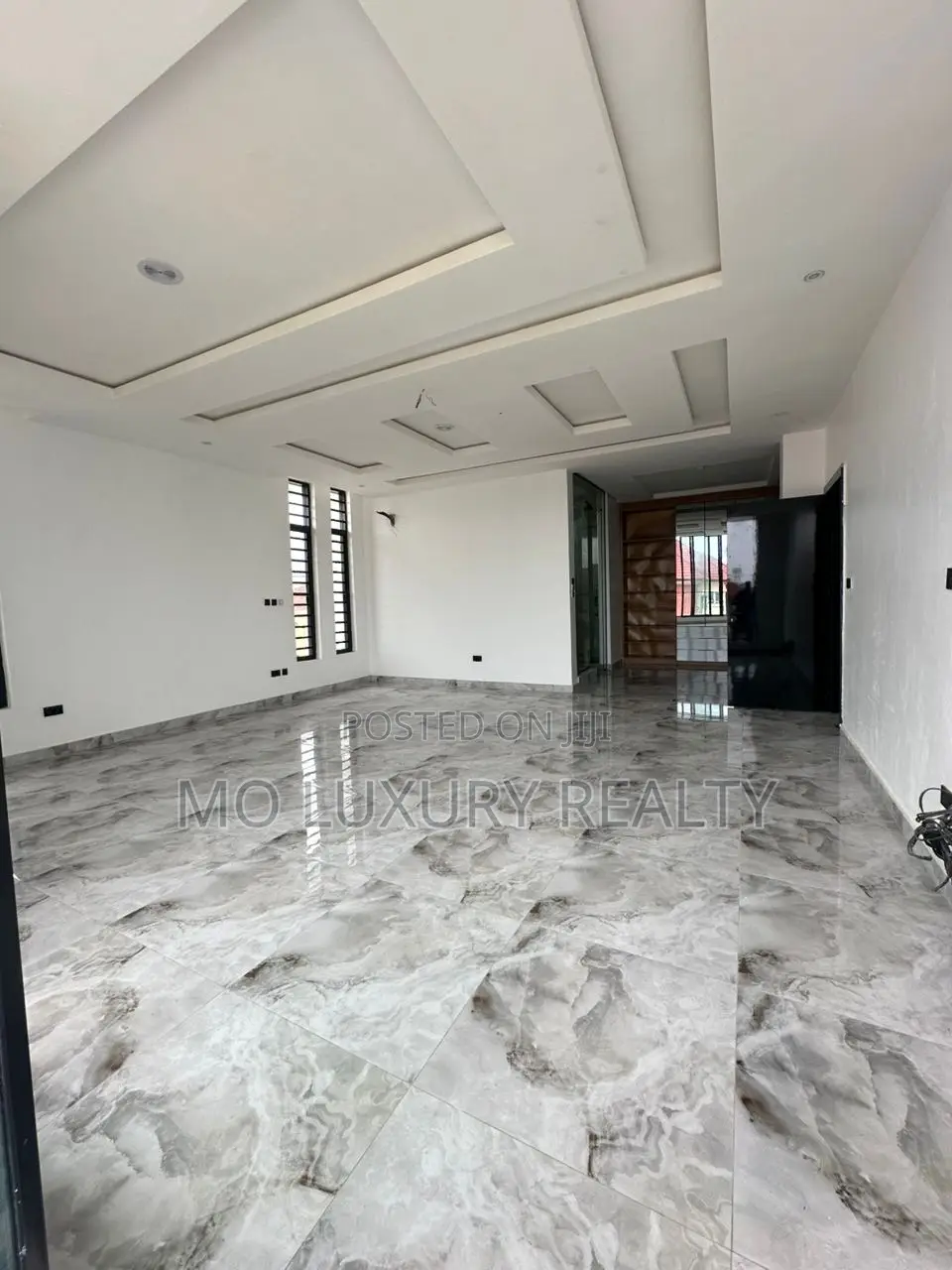 5bdrm Duplex in Osapa london for sale in Osapa london