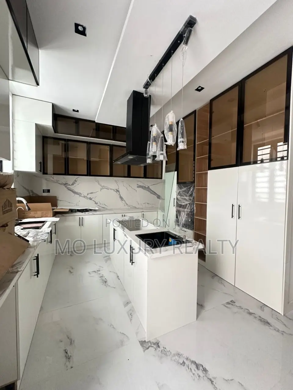 5bdrm Duplex in Lekki Phase 1 for sale in Lekki Phase 1