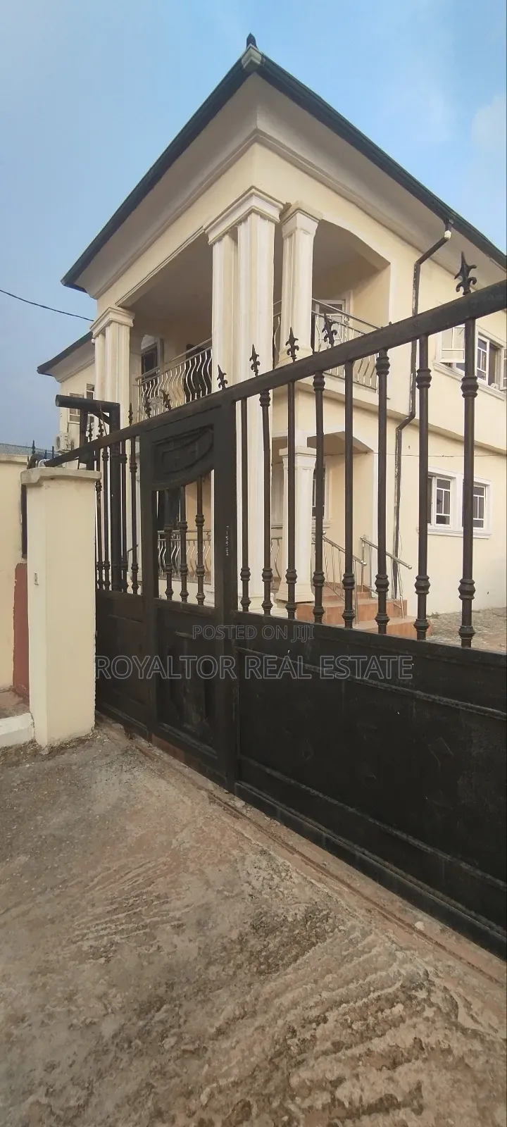 3bdrm Apartment in Royaltor Real Estate, Benin City for sale in Benin City