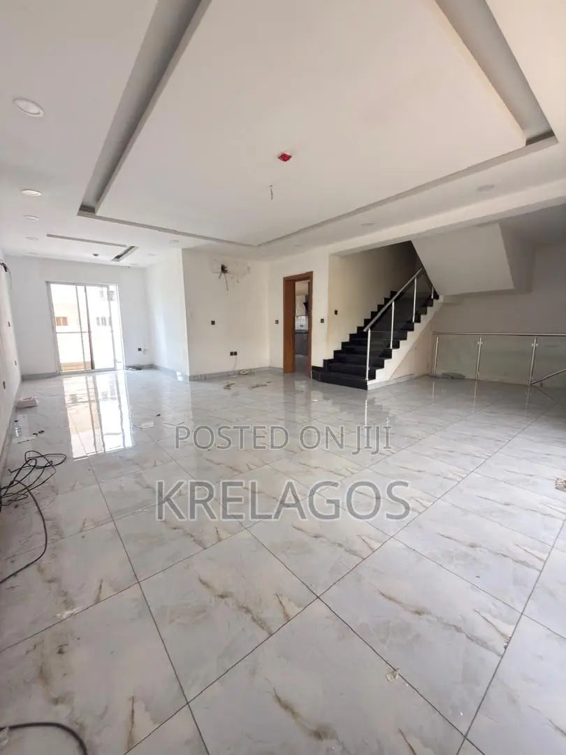 4bdrm Apartment in Lekki Phase 1 for rent in Lekki Phase 1