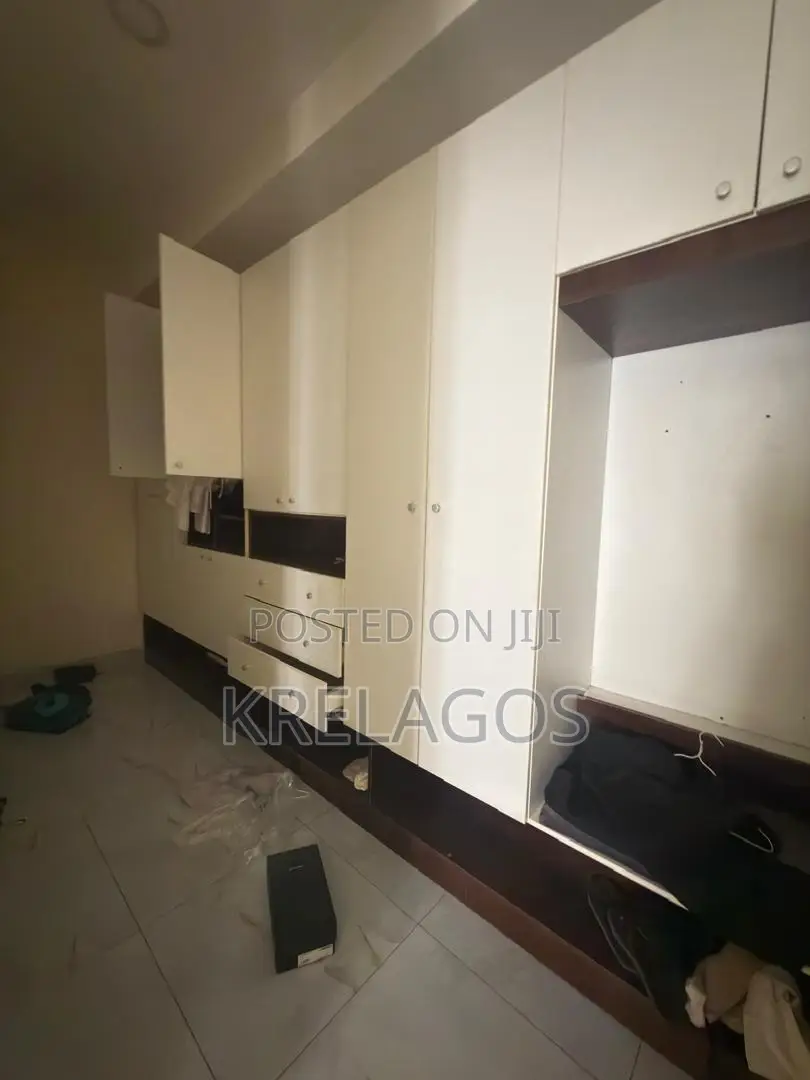 4bdrm Apartment in Lekki Phase 1 for rent in Lekki Phase 1