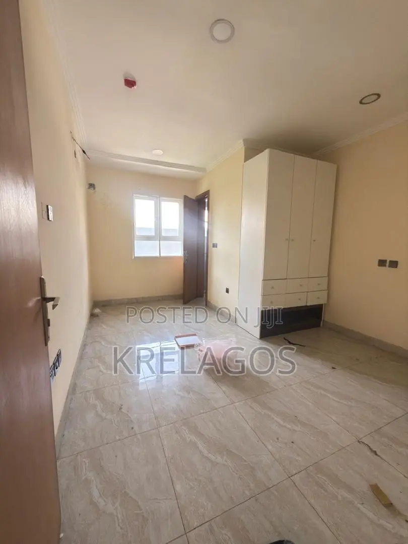 4bdrm Apartment in Lekki Phase 1 for rent in Lekki Phase 1