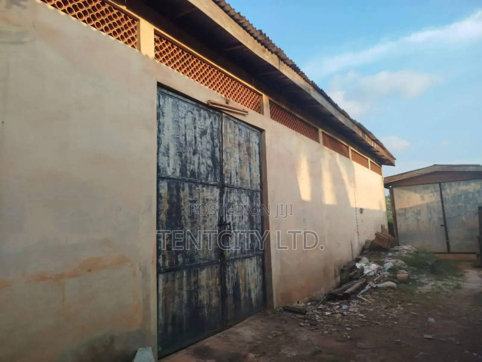 Warehouse on 6 Plots Eke Obinagu Flyover Exchange Emene Enugu in Enugu