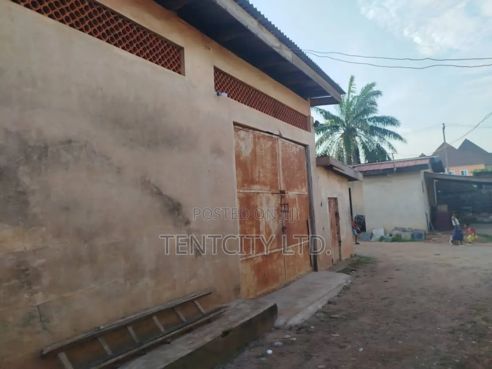 Warehouse on 6 Plots Eke Obinagu Flyover Exchange Emene Enugu in Enugu