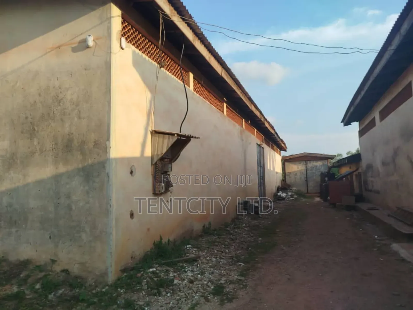 Warehouse on 6 Plots Eke Obinagu Flyover Exchange Emene Enugu in Enugu