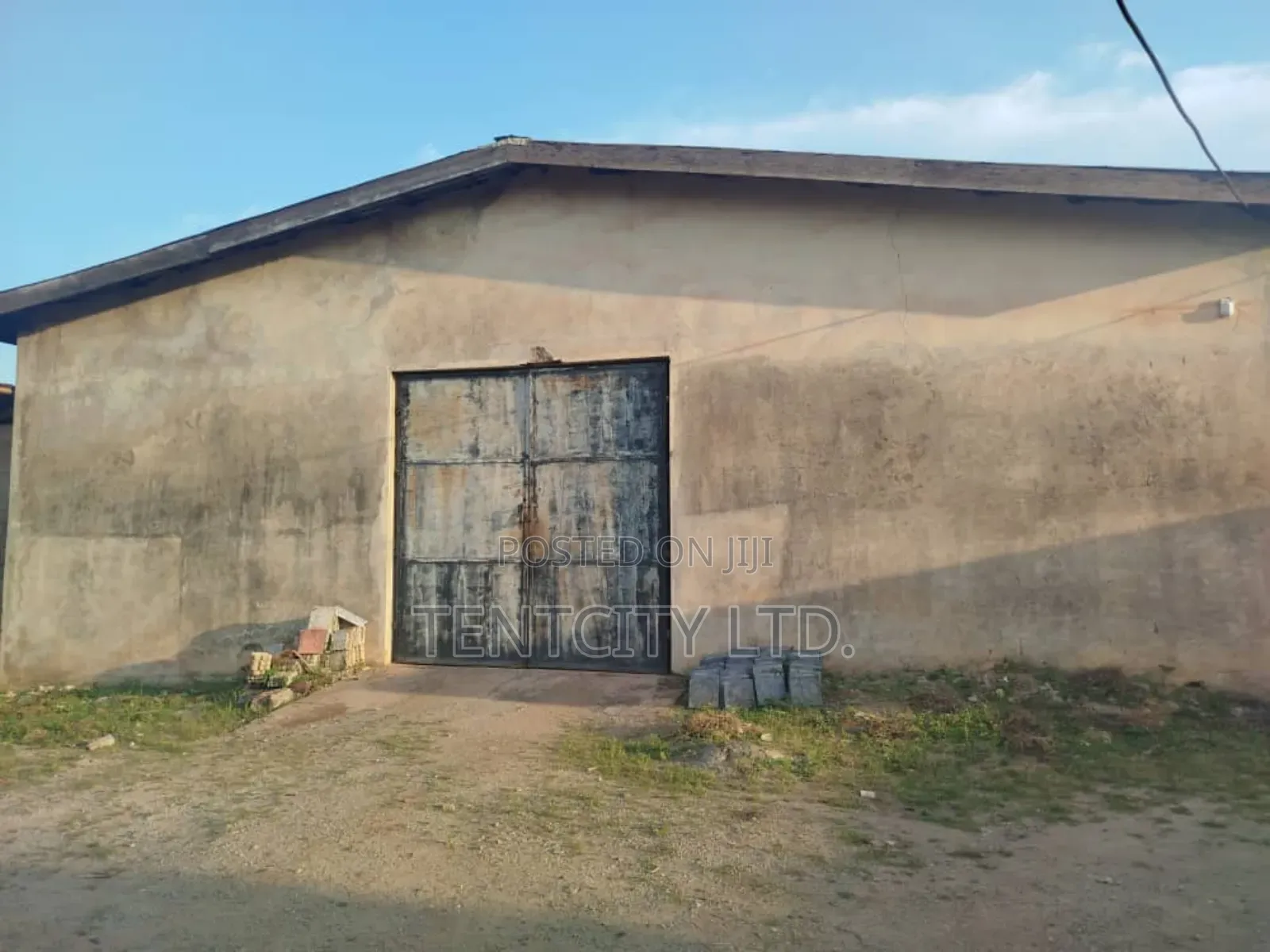 Warehouse on 6 Plots Eke Obinagu Flyover Exchange Emene Enugu in Enugu