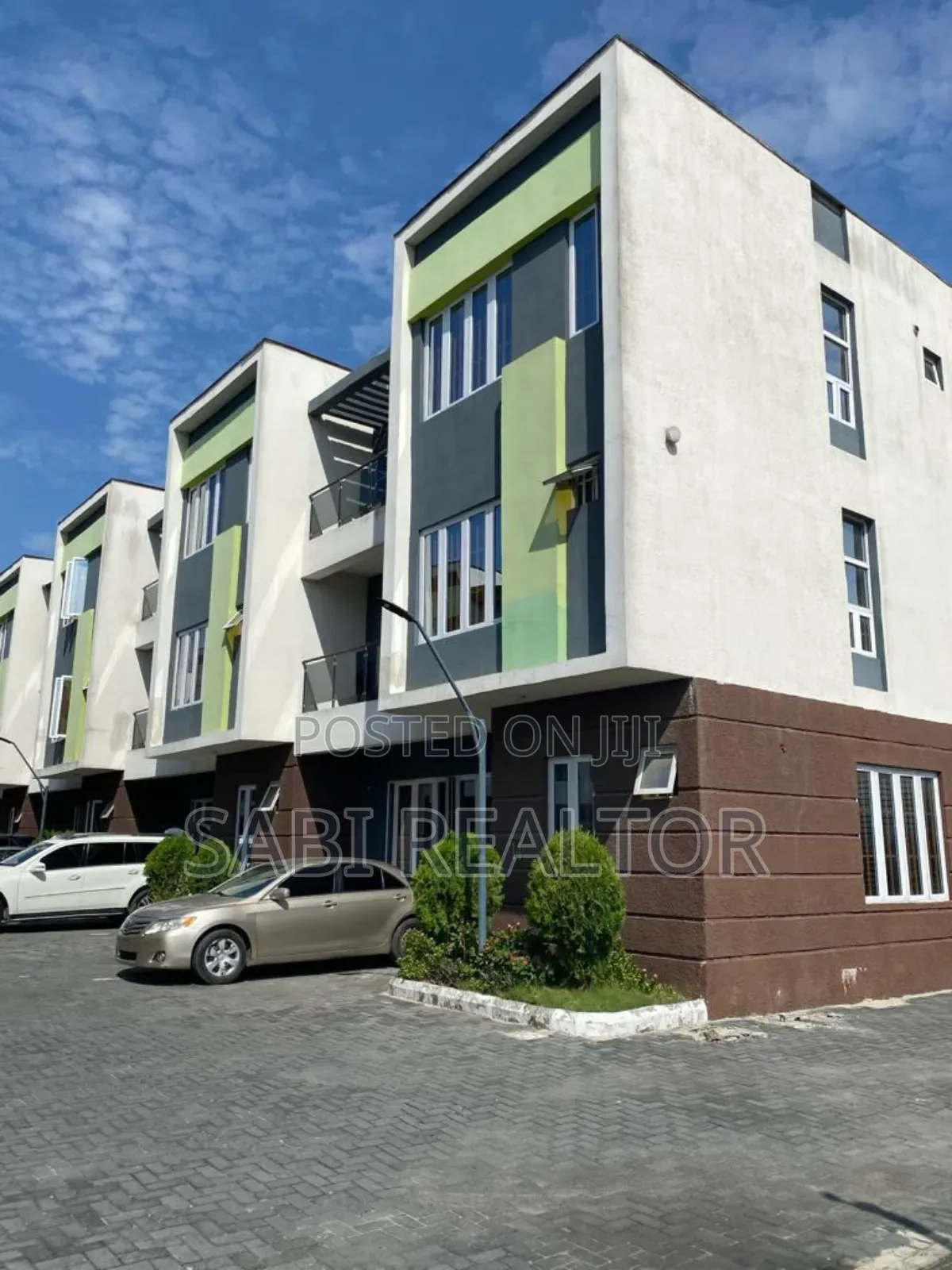 Furnished 5bdrm Townhouse/Terrace in Ikate for sale in Ikate