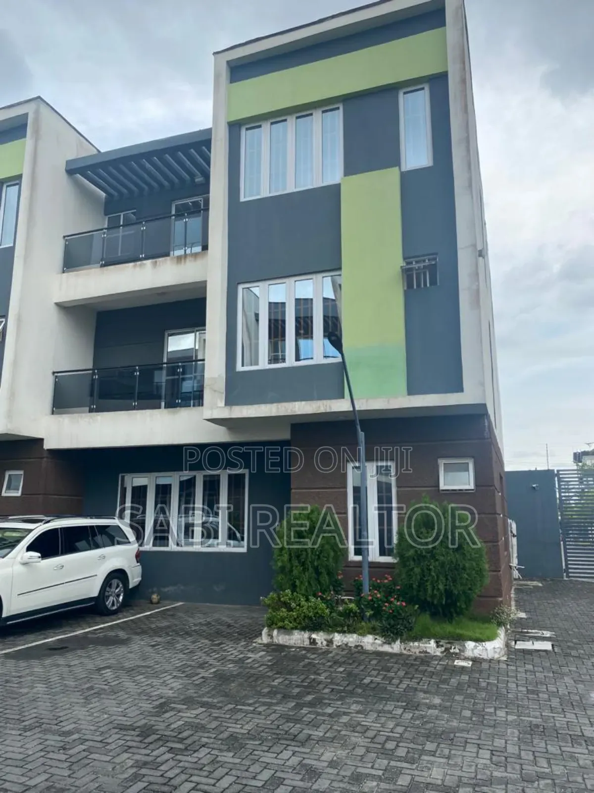 Furnished 5bdrm Townhouse/Terrace in Ikate for sale in Ikate